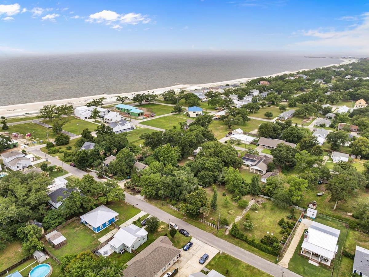Bare Feet Bungalow -Close To Beach & Dog Friendly Gulfport Buitenkant foto