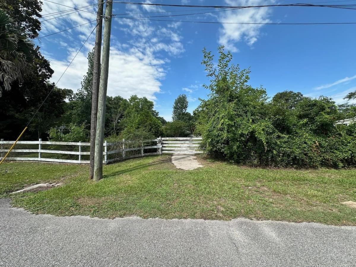 Bare Feet Bungalow -Close To Beach & Dog Friendly Gulfport Buitenkant foto