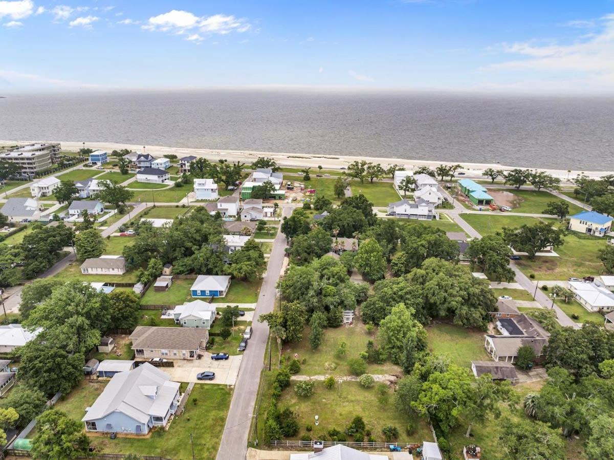 Bare Feet Bungalow -Close To Beach & Dog Friendly Gulfport Buitenkant foto