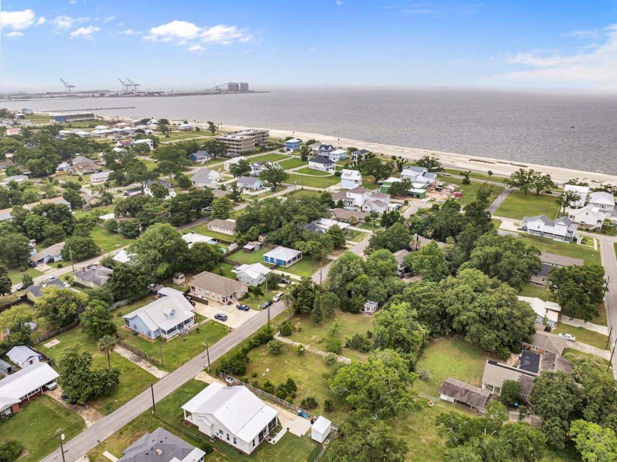 Bare Feet Bungalow -Close To Beach & Dog Friendly Gulfport Buitenkant foto