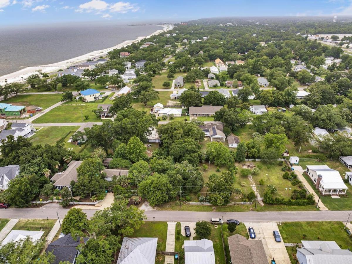 Bare Feet Bungalow -Close To Beach & Dog Friendly Gulfport Buitenkant foto