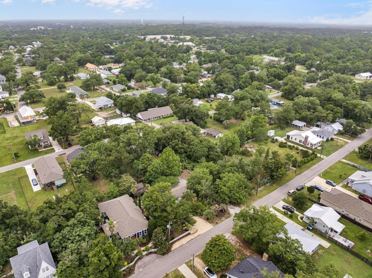 Bare Feet Bungalow -Close To Beach & Dog Friendly Gulfport Buitenkant foto