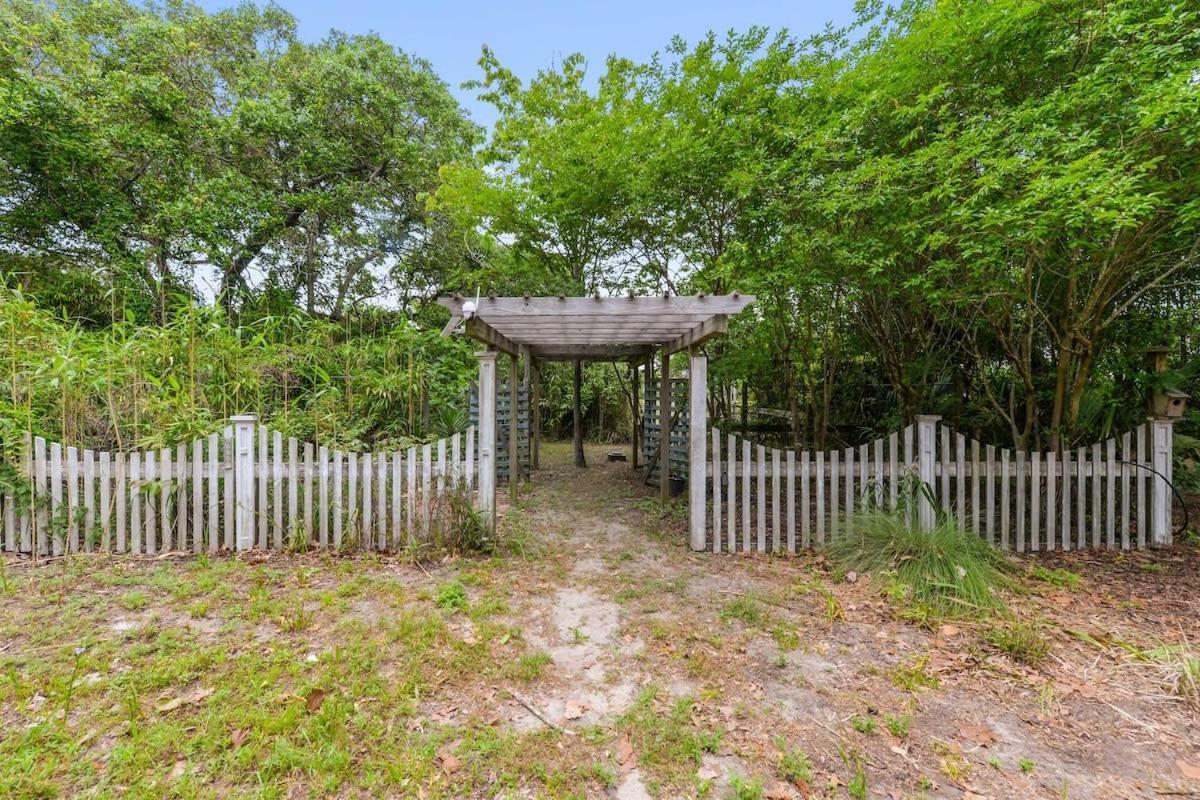 Bare Feet Bungalow -Close To Beach & Dog Friendly Gulfport Buitenkant foto