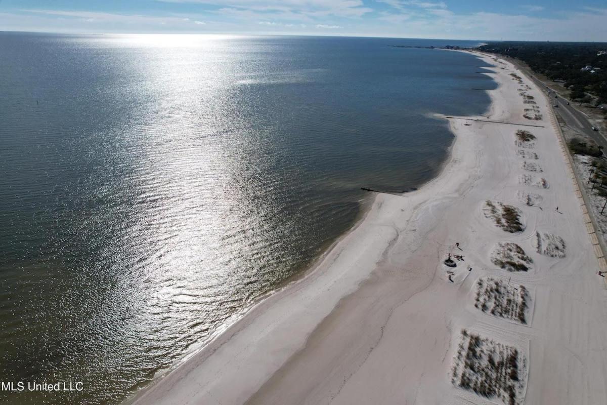 Bare Feet Bungalow -Close To Beach & Dog Friendly Gulfport Buitenkant foto