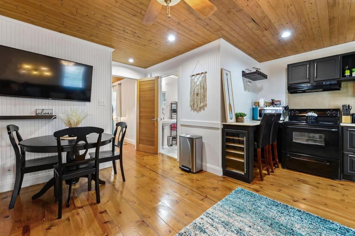 Bare Feet Bungalow -Close To Beach & Dog Friendly Gulfport Buitenkant foto
